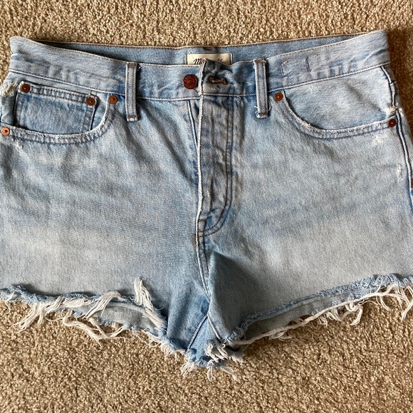 Madewell Relaxed Denim Shorts in Cedarcroft Wash - Picture 1 of 4